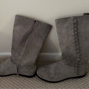 Women's Gray Mid-Calf Faux Suede Boots - Stylish Everyday Wear